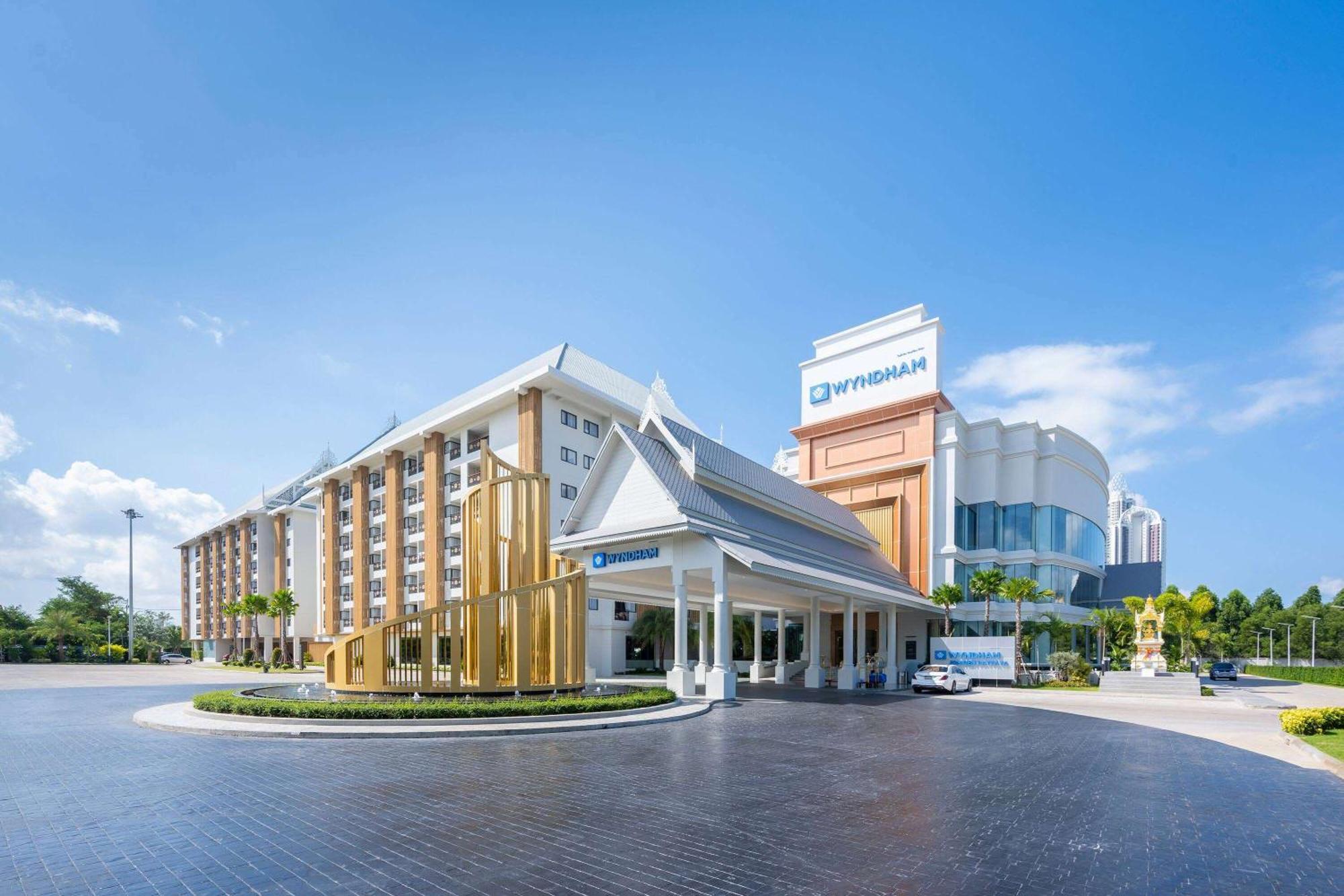 Wyndham Jomtien Pattaya Hotel На Джомтиен Екстериор снимка