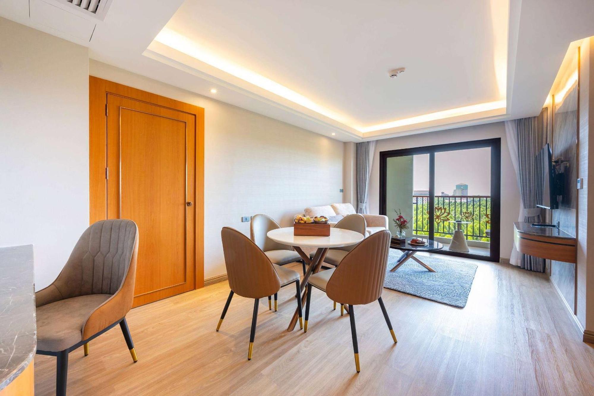 Wyndham Jomtien Pattaya Hotel На Джомтиен Екстериор снимка