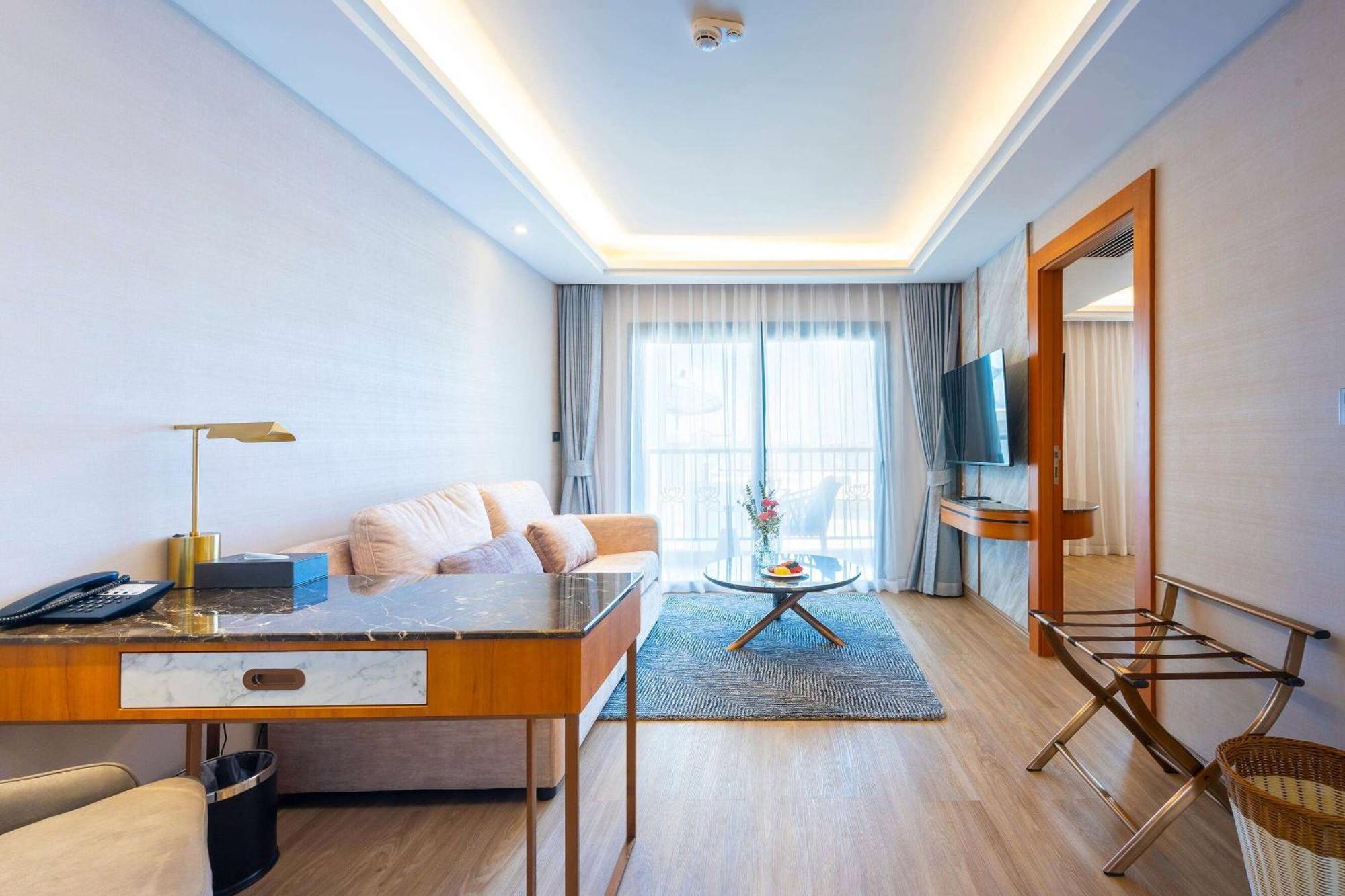 Wyndham Jomtien Pattaya Hotel На Джомтиен Екстериор снимка