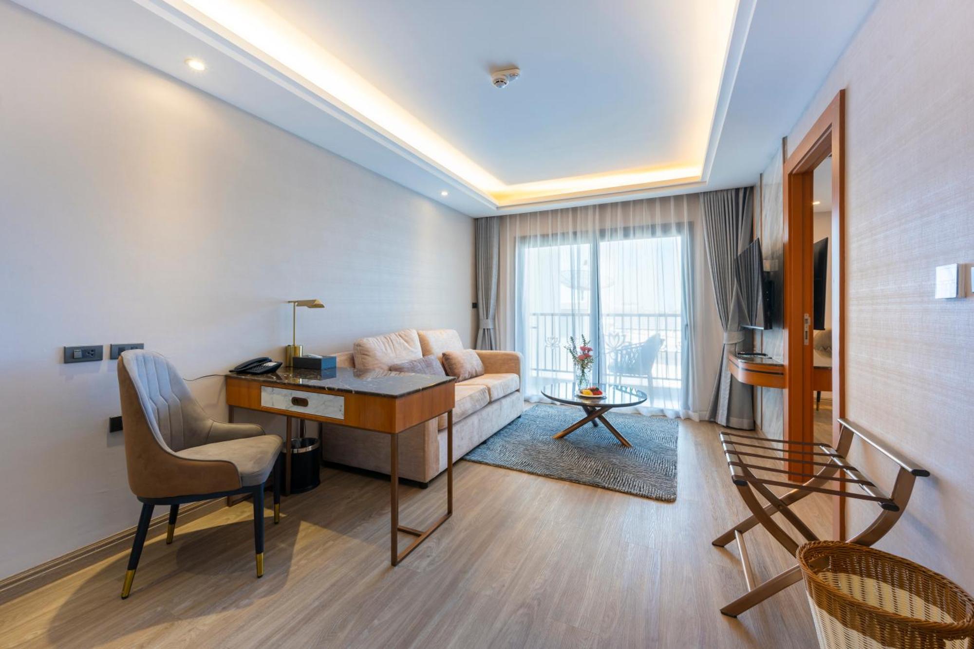 Wyndham Jomtien Pattaya Hotel На Джомтиен Екстериор снимка