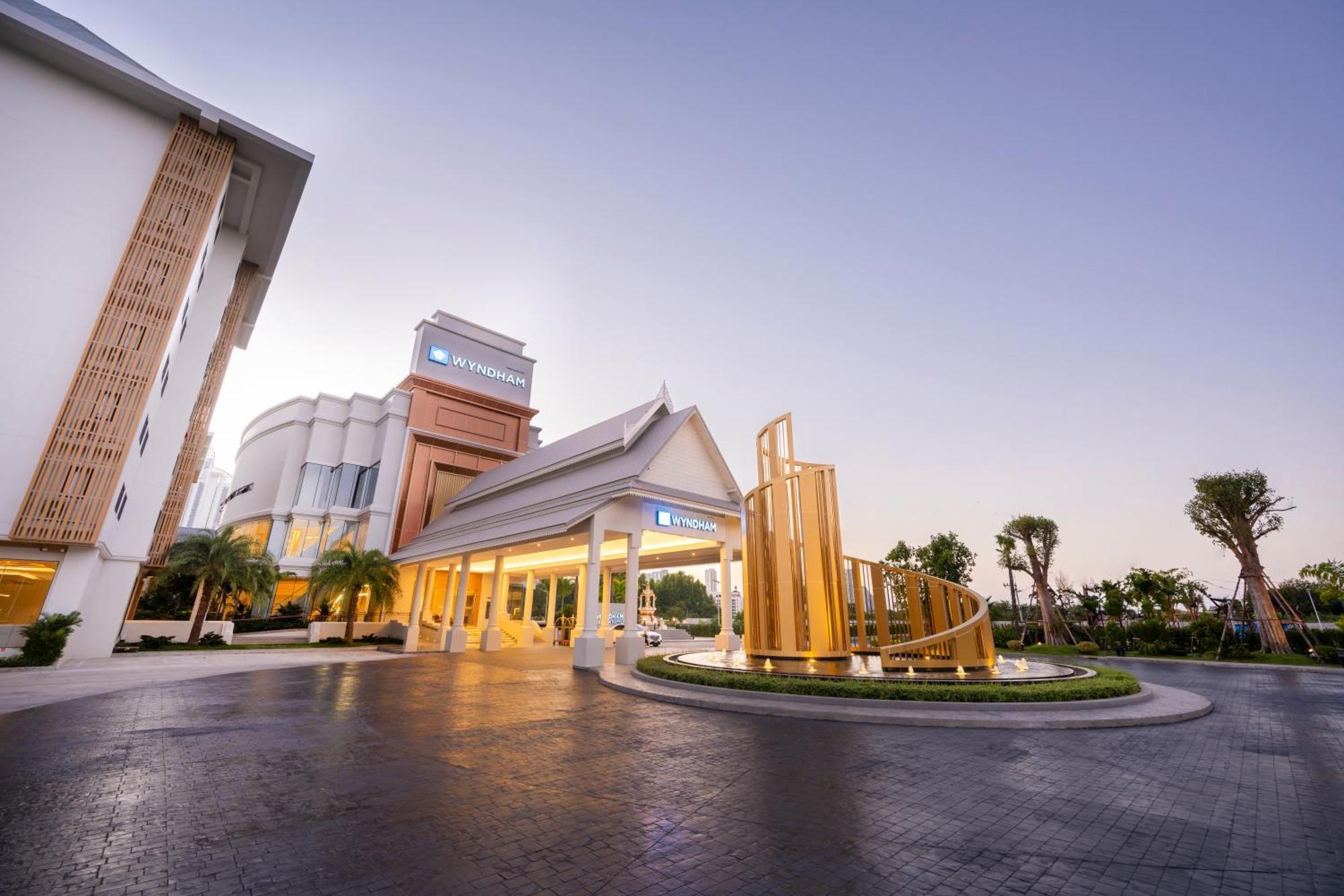 Wyndham Jomtien Pattaya Hotel На Джомтиен Екстериор снимка