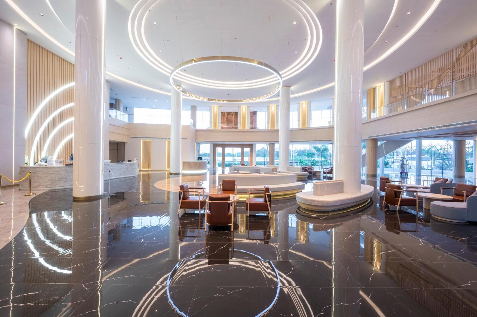 Wyndham Jomtien Pattaya Hotel На Джомтиен Екстериор снимка