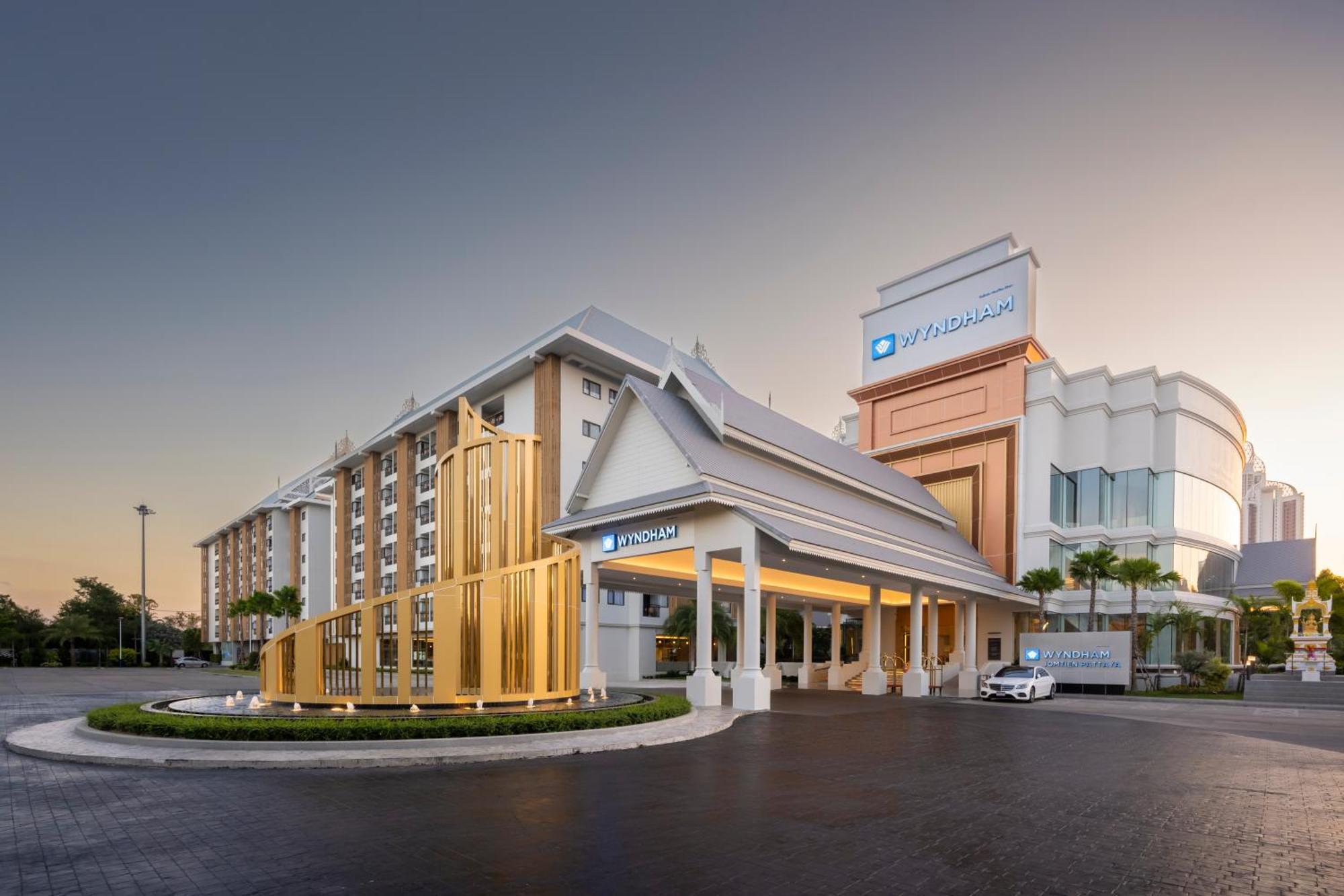 Wyndham Jomtien Pattaya Hotel На Джомтиен Екстериор снимка