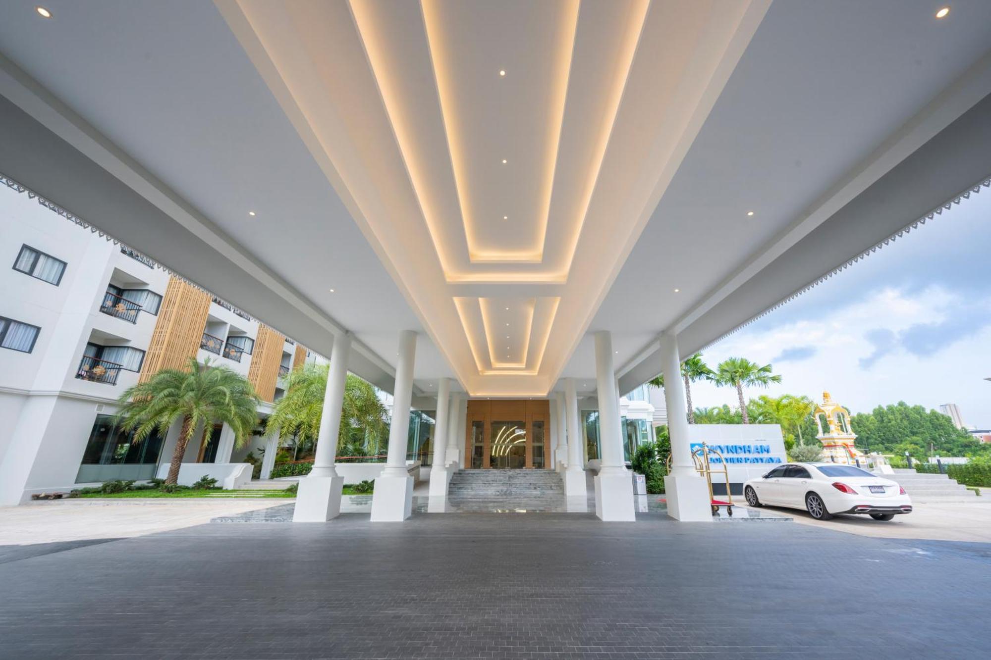 Wyndham Jomtien Pattaya Hotel На Джомтиен Екстериор снимка