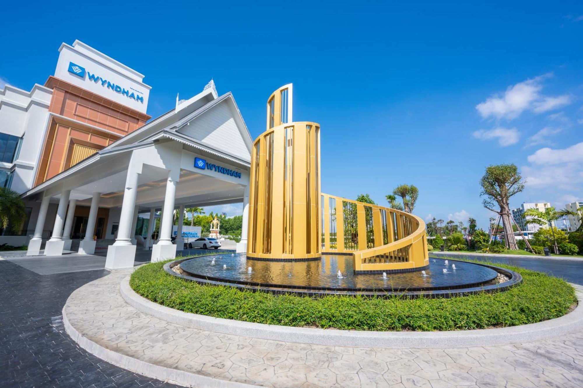 Wyndham Jomtien Pattaya Hotel На Джомтиен Екстериор снимка